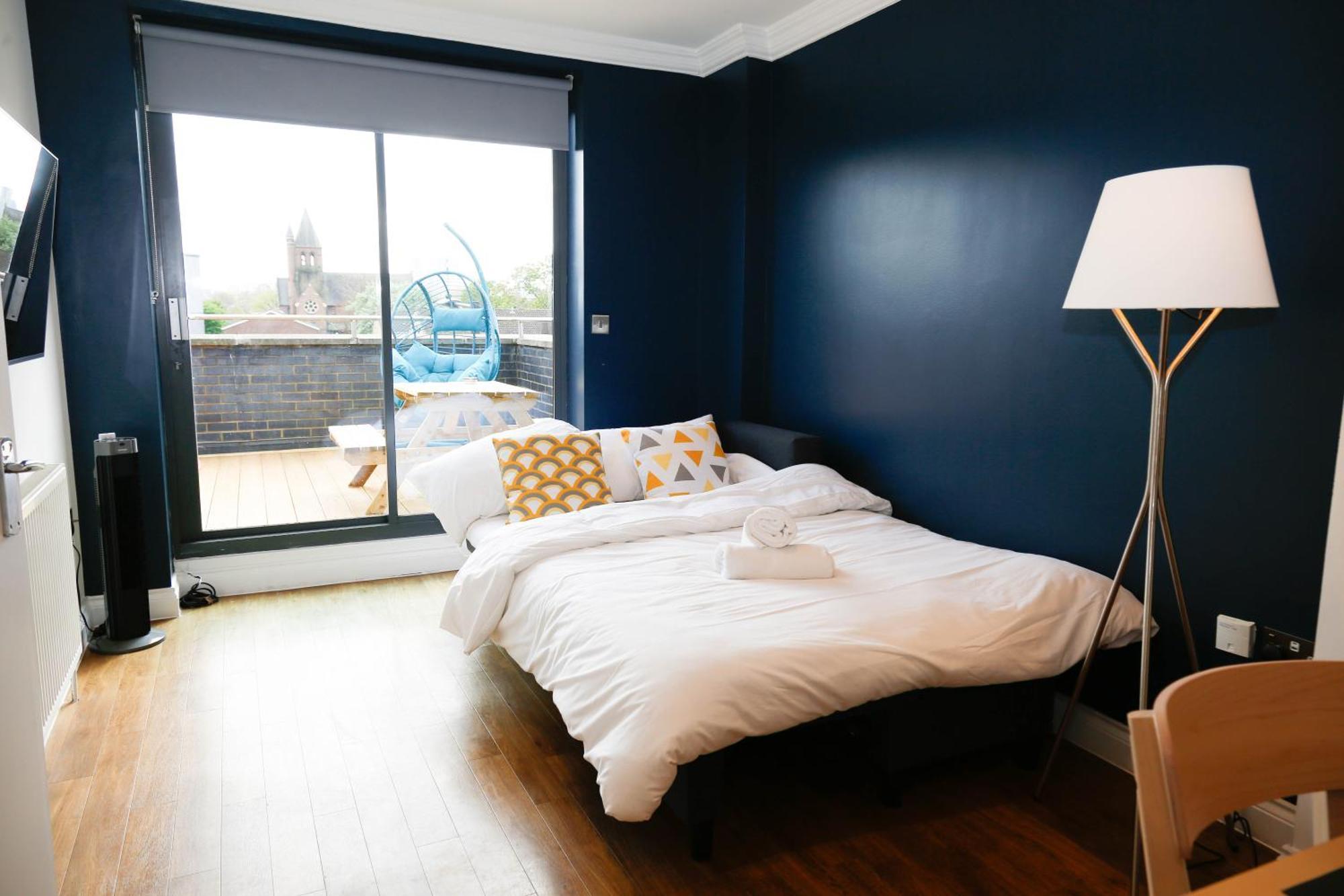 Apartament New Luxury In Location Next To Shops, Cafes, Bars & Metro *