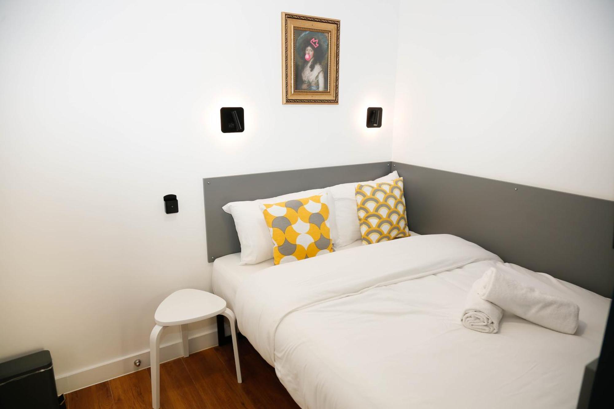 Apartament New Luxury In Location Next To Shops, Cafes, Bars & Metro Londra