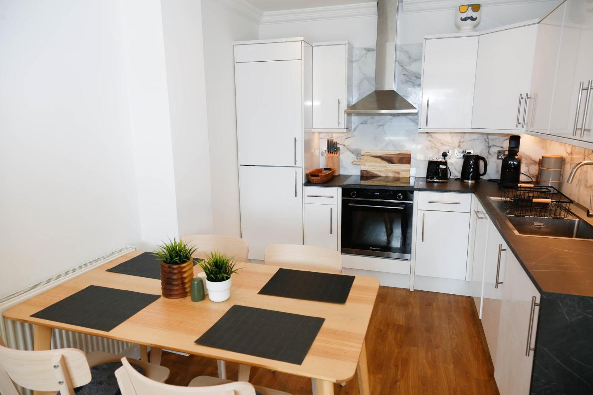 Apartament New Luxury In Location Next To Shops, Cafes, Bars & Metro
